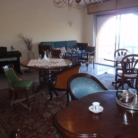 L'empereur Apartahotel
